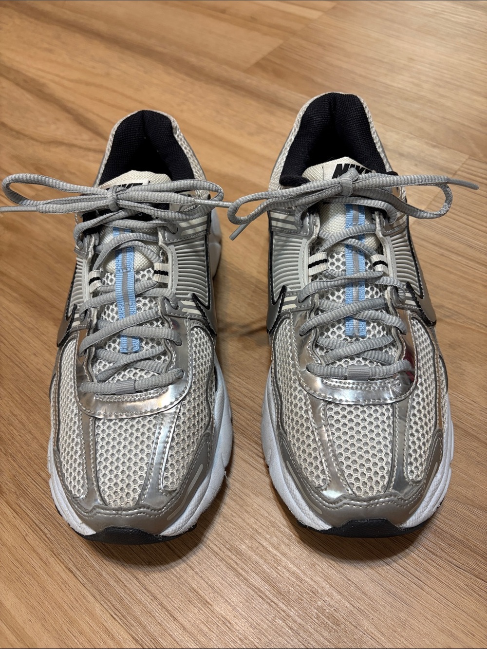 Nike Air Zoom Vomero 5 Womens Running Shoes Size 9 HF1877-100 White